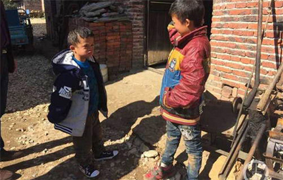 Fan Xiaoqin (left) lives at Yanhui village of Yongfeng county in Jiangxi province. (Photo/Chongqing Morning Post)