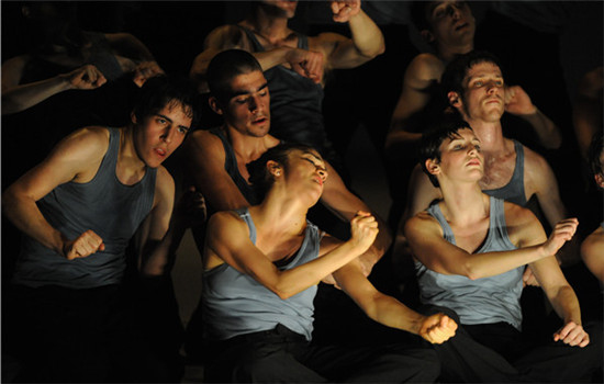 The ongoing dance festival at the National Center for the Performing Arts in Beijing includes Israel's Batsheva Dance Company's DecaDance, Zhang Jigang's dance drama Thousand-Hand Bodhisattva, Jin Xing's Shanghai Tango and New York-based Shen Wei's modern dance piece Folding (above). (Photo provided to China Daily)