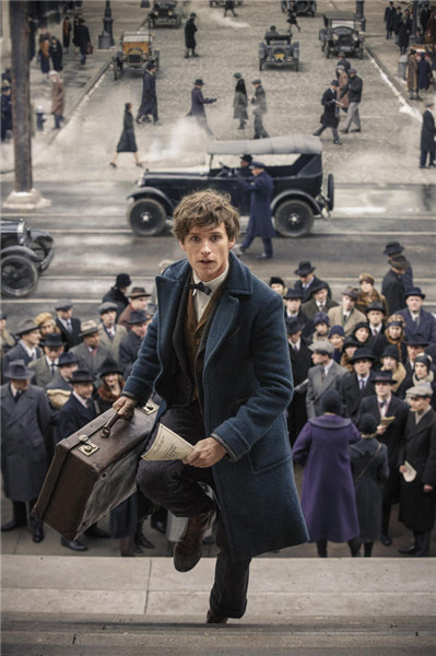 Eddie Redmayne, the youngest-ever Oscar winner, plays the protagonist in the new film, Fantastic Beasts and Where to Find Them. (Photo provided to China Daily)