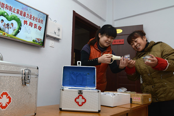 A domestic violence shelter in Jinzhou, Liaoning province, operates 24 hours a day.(Photo by Li Tiecheng/China Daily)