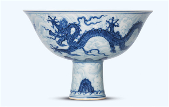 The 15th-century stem bowl is up for sale. (Photo provided to China Daily)