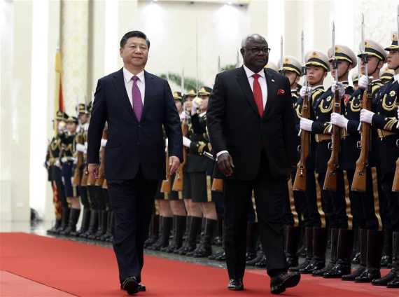Chinese President Xi Jinping (front L) holds a welcome ceremony for Sierra Leone President Ernest Bai Koroma before their talks in Beijing, capital of China, Dec. 1, 2016.(Photo: Xinhua/Ding Lin)