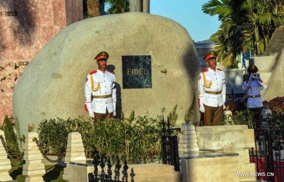 Image provided by the Cuban News Agency shows honor guards standing at the tomb of Cuban revolutionary leader Fidel Castro, at the Santa Ifigenia Cemetery in the city of Santiago de Cuba, Cuba, on Dec. 4, 2016. (Photo/Xinhua)