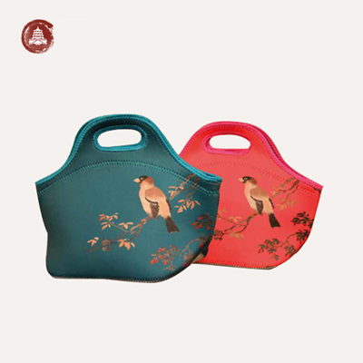 A pair of handbags sold in the Summer Palace online store. (Photo/Summer Palace Royal Business Street)