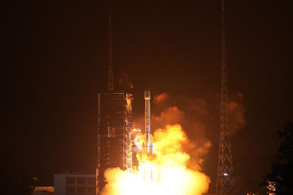 A Long March-3B rocket carrying the Fengyun-4 satellite blasts off from the launching pad at Xichang Satellite Launch Center, southwest China's Sichuan Province, Dec. 11, 2016. Photo/Xinhua