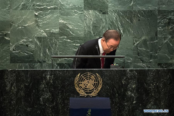 Retiring UN Secretary-General Ban Ki-moon bows at an oath of office ceremony of UN Secretary-General-designate Antonio Guterres (not seen in the picture) at the UN headquarters in New York, on Dec. 12, 2016. UN Secretary-General-designate Antonio Guterres was sworn in as the new secretary-general of the world body at an oath of office ceremony here on Monday. (Xinhua/Li Muzi)