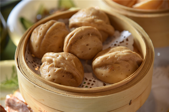 Walnut steamed stuffed buns (Photo by Zhang Xingjian/chinadaily.com.cn)