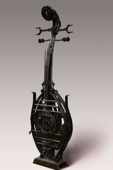 Pipa (four-stringed Chinese lute), by Huang. SUN RUISHENG/CHINA DAILY