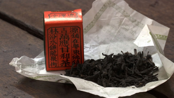 The medicinal herbal tea got its nickname Little Box of Tea from its small pack. (Photo: CGTN/Mao Dan)