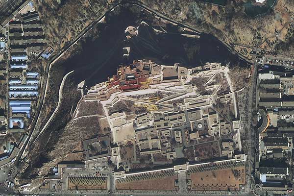 Potala Palace in Lhasa, Tibet autonomous region, is shown in an image released by the SuperView network. (Provided to China Daily)