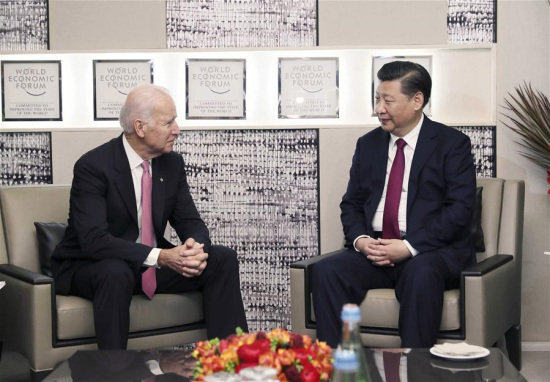Chinese President Xi Jinping (R) meets with U.S. Vice President Joe Biden in Davos, Switzerland, Jan. 17, 2017. (Xinhua/Lan Hongguang) 