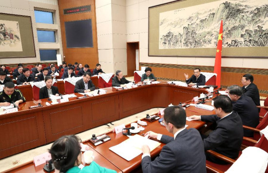 Chinese Premier Li Keqiang presides over a seminar to solicit opinions from representatives of education, science and technology, culture, health, sports sectors and of common people on the draft government work report in Beijing, capital of China, Jan. 16, 2017. (Xinhua/Ma Zhancheng)