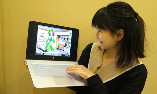 A Chinese player plays Stardom 2, a computer game produced by Taiwan-based company Softstar in 2000. (Photo: Li Hao/GT)