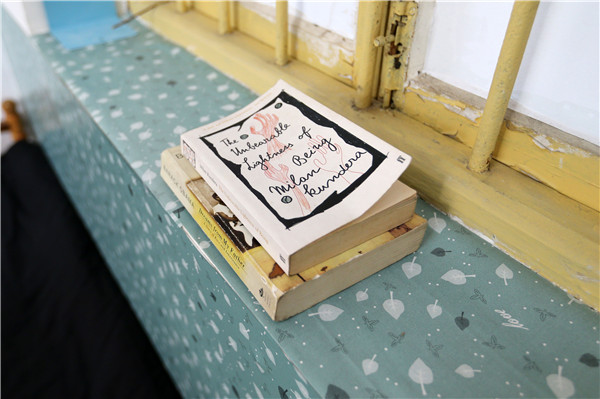 Qin Yuefei's books. (Photo by Wang Zhuangfei/China Daily) Qin Yuefei's books. (Photo by Wang Zhuangfei/China Daily)