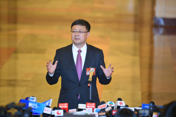 Minister of Environmental Protection Chen Jining meets the media during the annual session of the National Peoples Congress in Beijing March 8, 2017. (Photo/Xinhua)