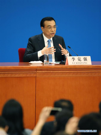 Chinese Premier Li Keqiang gives a press conference at the Great Hall of the People in Beijing, capital of China, March 15, 2017. (Xinhua/Jin Liwang)