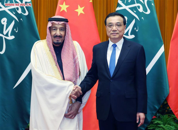 Chinese Premier Li Keqiang (R) meets with Saudi King Salman bin Abdulaziz Al Saud at the Great Hall of the People in Beijing, capital of China, March 17, 2017. (Xinhua/Yao Dawei)