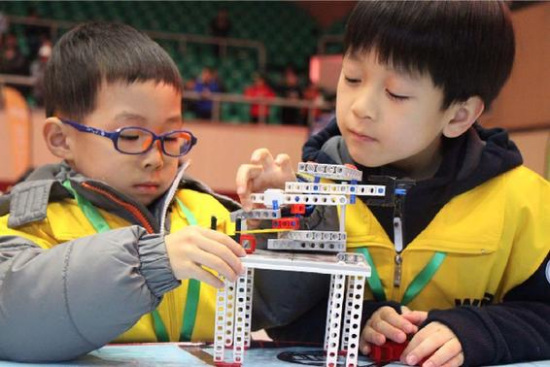 Children take part in an educational robot contest in Shanghai, March 4, 2017. (Photo/Shanghai Observer)