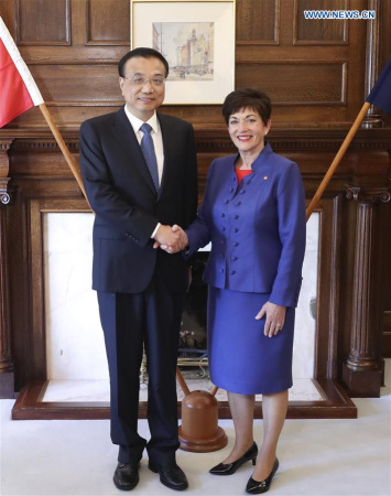 Chinese Premier Li Keqiang (L) meets with New Zealand Governor-General Patsy Reddy in Auckland, New Zealand, March 28, 2017. (Xinhua/Pang Xinglei) 