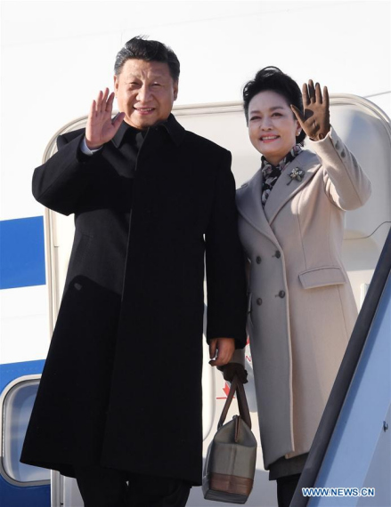 Chinese President Xi Jinping and his wife Peng Liyuan arrive in Helsinki, Finland, April 4, 2017. Chinese President Xi Jinping arrived here Tuesday for a state visit to Finland. (Xinhua/Rao Aimin)