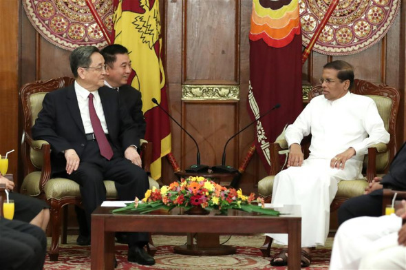 Yu Zhengsheng (L), chairman of the National Committee of the Chinese People's Political Consultative Conference (CPPCC), meets with Sri Lankan President Maithripala Sirisena in Colombo, Sri Lanka, April 7, 2017. Yu visited the island country from Thursday to Saturday at the invitation of Sri Lankan Parliament Speaker Karu Jayasuriya.(Xinhua/Ma Zhancheng)