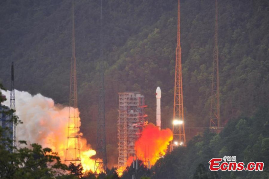 Shijian 13, China's most advanced communications satellite, is launched at the Xichang Satellite Launch Center in Sichuan province on Wednesday. (Photo/China News Service)