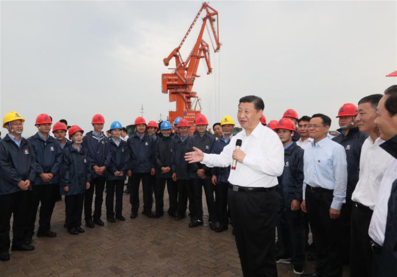 Chinese President Xi Jinping inspects Tieshan Port in Beihai City of south China's Guangxi Zhuang Autonomous Region, April 19, 2017. Xi visited the south China region from Wednesday to Friday. (Xinhua/Ju Peng)
