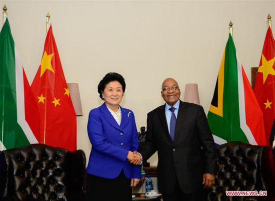 Chinese Vice Premier Liu Yandong (L) shakes hands with South African President Jacob Zuma in Pretoria, South Africa, April 25, 2017. (Xinhua/Zhai Jianlan)