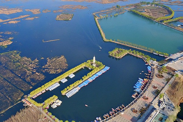 Aerial photo taken on March 31, 2017 shows Baiyangdian, North China's largest freshwater wetland, in Anxin county, North China's Hebei province. (Photo/Xinhua)