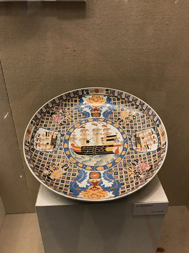 A Qing Dynasty porcelain plate (Photo: Huang Tingting/GT)