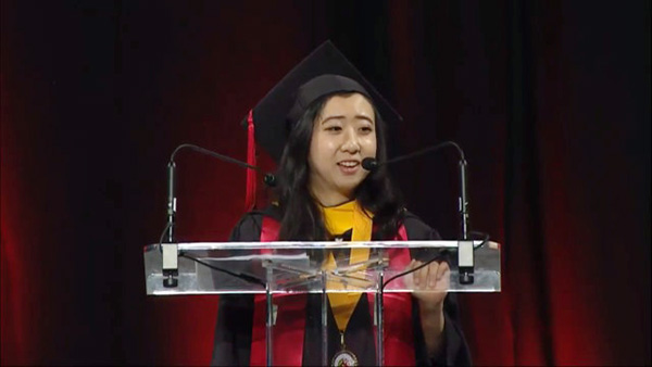 University of Maryland graduate Yang Shuping delivers a speech during the graduation ceremony on May 21, 2017. Her speech has drawn widespread criticism. (Photo/weibo)