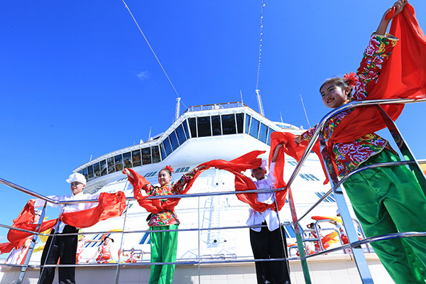 Performers stage a folk dance from China's Shaanxi province on board the Majestic Princess in Rome, May 22, 2017. (Photo/Xinhua)