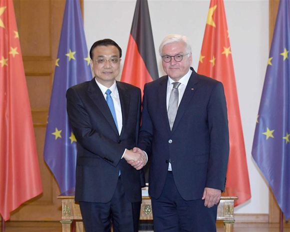 Chinese Premier Li Keqiang (L) meets with German President Frank-Walter Steinmeier in Berlin, Germany, June 1, 2017. (Xinhua/Zhang Duo)