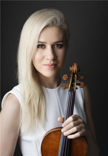 Eldbjorg Hemsing from Norway will play at Tan's concert.