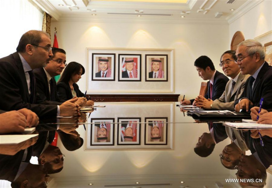 Special Envoy of the Chinese Government on the Syrian Issue Xie Xiaoyan (1st R) meets with Jordanian Foreign Affairs Minister Ayman Safadi (1st L) in Amman, Jordan, June 20, 2017. (Xinhua/Mohammad Abu Ghosh)