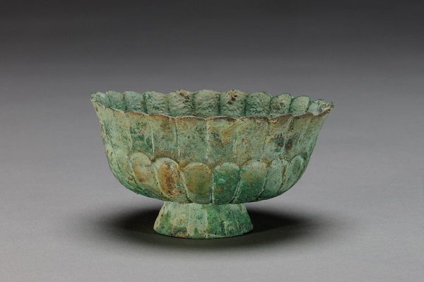 A silver wine vessel He Gang donated to the Palace Museum. (Photo/Palace Museum)