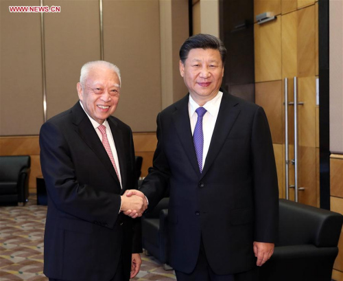 Chinese President Xi Jinping (R) meets with Tung Chee-hwa, vice chairman of the National Committee of the Chinese People's Political Consultative Conference, in Hong Kong, south China, June 30, 2017. (Xinhua/Ma Zhancheng)