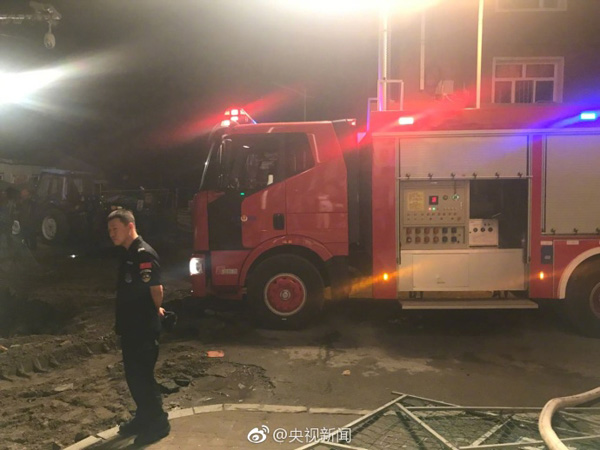 A fire truck joins the rescue after the explosion in Songyuan city, Northeast China's Jilin province, July 5, 2017. (Photo/Sina Weibo)