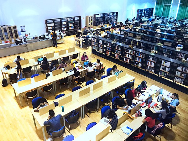 Students study in the library. PROVIDED TO CHINA DAILY
