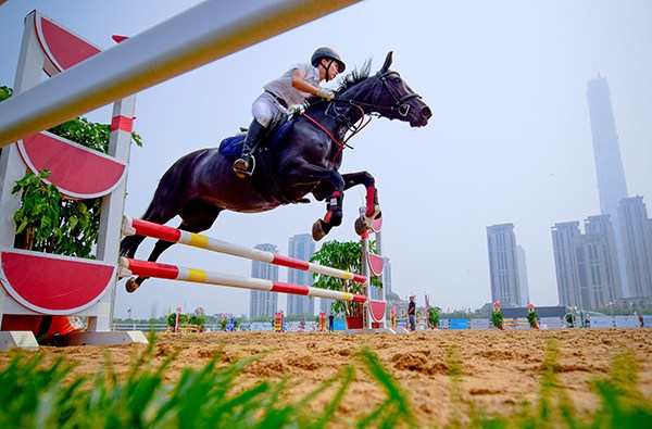 Equestrian sports have become hugely popular in China in recent years, with increased investment as well as involvement with foreign organizations.(Photo by Tong Yu for China Daily)