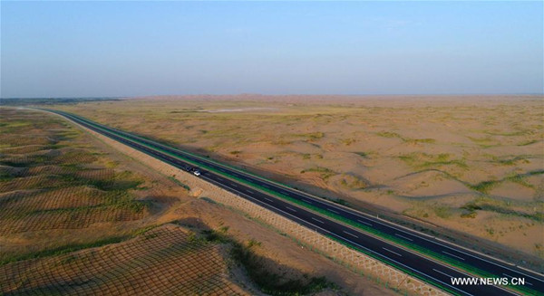Photo taken on July 14, 2017 shows the Jingxin Expressway (G7) in Bayan Nur City, north China's Inner Mongolia Autonomous Region. The Jingxin Expressway links Beijing, capital of China, and Urumqi, capital of northwest China's Xinjiang Uygur Autonomous Region. (Xinhua/Deng Hua)