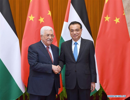 Chinese Premier Li Keqiang meets with visiting Palestinian President Mahmoud Abbas at the Great Hall of the People in Beijing, capital of China, July 19, 2017. (Xinhua/Zhang Duo)