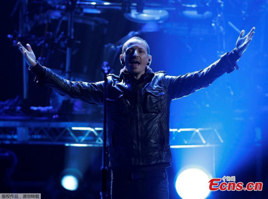 (File photo) Chester Bennington of Linkin Park performs Burn It Down at the 40th American Music Awards in Los Angeles, California, November 18, 2012.(Photo/Agencies)