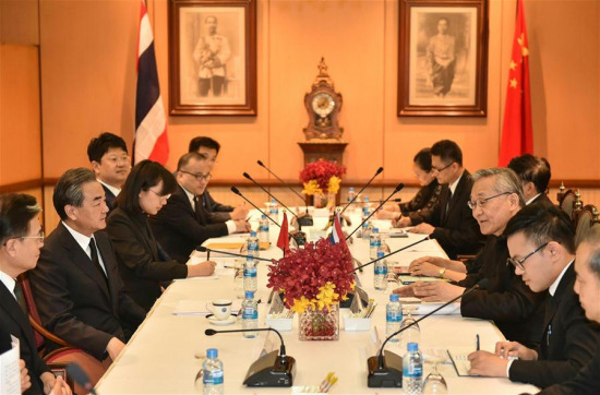 Visiting Chinese Foreign Minister Wang Yi (2nd L) holds talks with his Thai counterpart Don Pramudwinai (3rd R) in Bangkok, Thailand, on July 24, 2017. (Xinhua/Li Mangmang)
