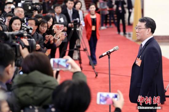 Yang Huanning (R), former head of the State Administration of Work Safety. (File photo/Chinanews.com)