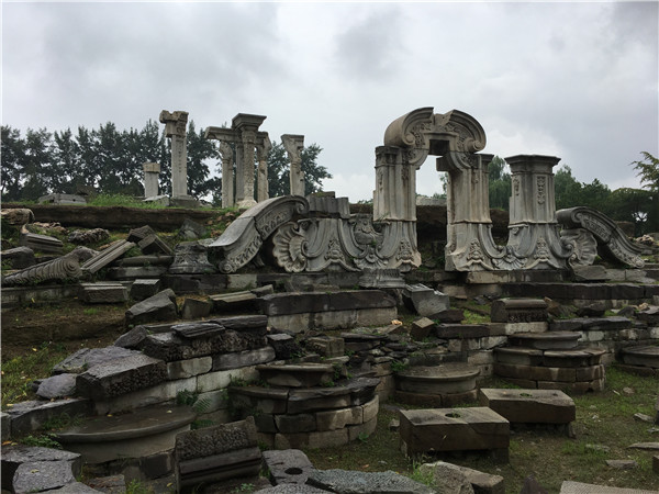 Remains of Western-style architecture in Yuanmingyuan. (Photo by Wang Kaihao/China Daily)