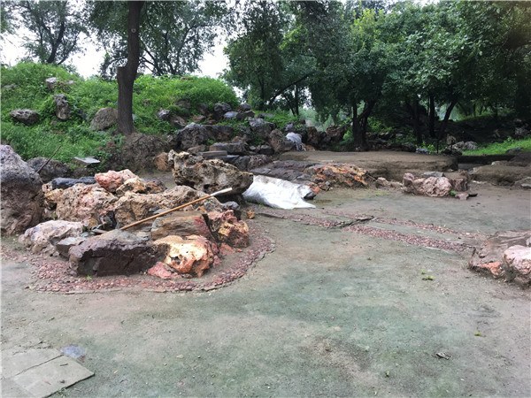 An unearthed rock garden in Ruyuan. (Photo by Wang Kaihao/China Daily)