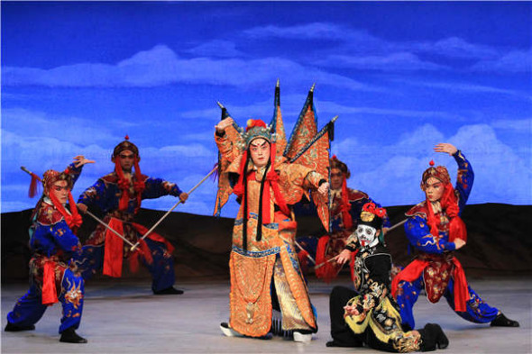 Taiwan-based Peking Opera master Li Baochun (center) will lead the Taipei Li-yuan Peking Opera Theater in performances at the Poly Theater in Beijing this weekend. (Photo provided to China Daily)