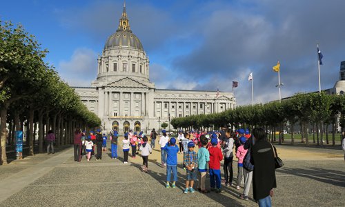 Chinese primary school students visit the city hall of San Francisco during a summer camp tour. (Photo: Li Qian/GT)
