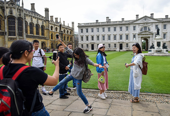Chinese students visit King's Coll countries. 